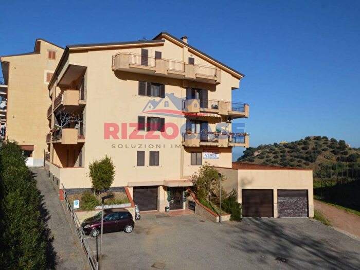 Appartamento con 5 locali in vendita in Via Acqua di Vale, Rossano, CoriglianoRossano