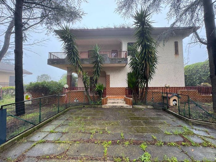 Casa con 6 locali in vendita in Via Tarderia, Centro, Pedara