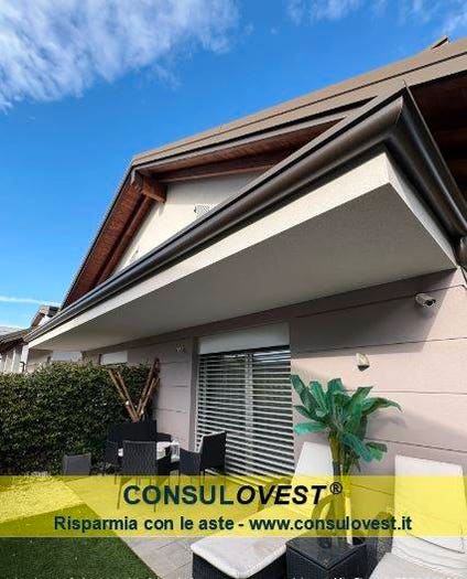 Casa quadrilocale in vendita in Via Daniele Crespi, Centro, Carate Brianza