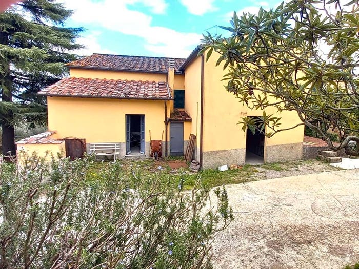 Casa con 6 locali in vendita in Via Carmignanese, Serra, Carmignano