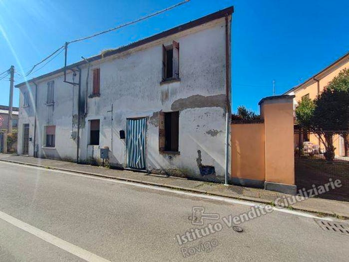 Casa con 5 locali in vendita in Via Roma n, Calto