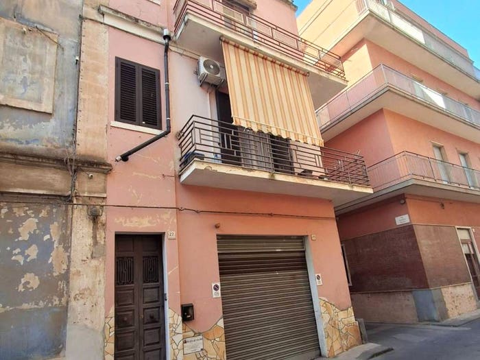 Casa con 6 locali in vendita in Via Tricolore, Lentini