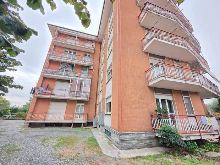 Appartamento quadrilocale in vendita in Via Aprile, Centro, Nole