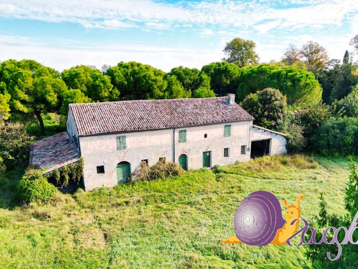 Casa con 6 locali in vendita in Via Emilia, Longiano