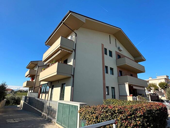 Appartamento trilocale in vendita in Centro, Mosciano Sant'Angelo