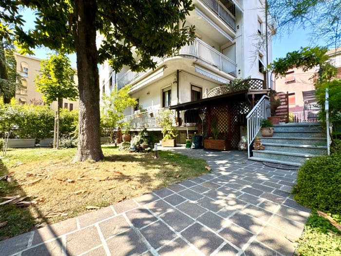 Appartamento trilocale in vendita in Via Volturno, Ospedale Volturno, Parma