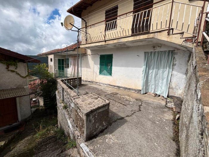 Appartamento con 6 locali in vendita in Frazione Daglio, Daglio, Carrega Ligure