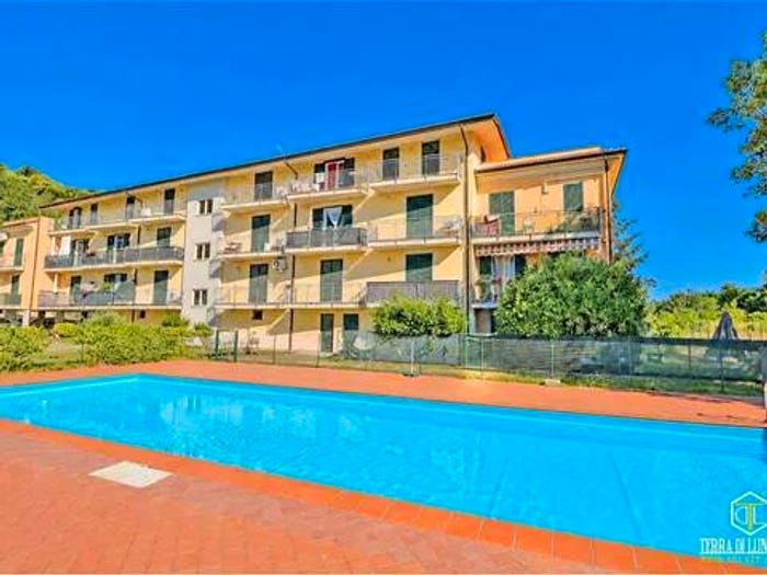 Appartamento con 6 locali in vendita in Via Generale Carlo Alberto Dalla Chiesa No Number, Arpiola Pianfurcano, Mulazzo