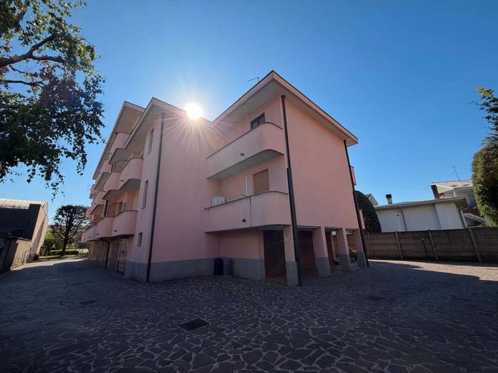 Appartamento trilocale in vendita in Via Como, Cesano Maderno