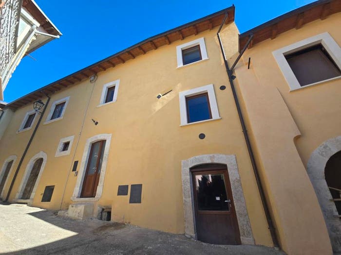 Casa quadrilocale in vendita in Via San Demetrio, Poggio Picenze