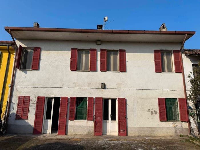 Casa con 6 locali in vendita in Via Peschiera, Suardi