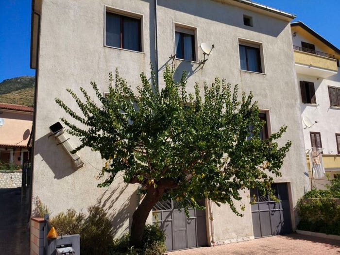 Casa con 6 locali in vendita in Viale degli Eroi, San Pietro Infine