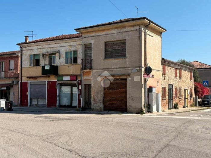 Casa con 6 locali in vendita in Via Primo Boccati, Coccanile Cesta, Copparo