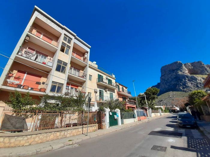 Appartamento quadrilocale in vendita in Via del Manderino, Sferracavallo Barcarello, Palermo