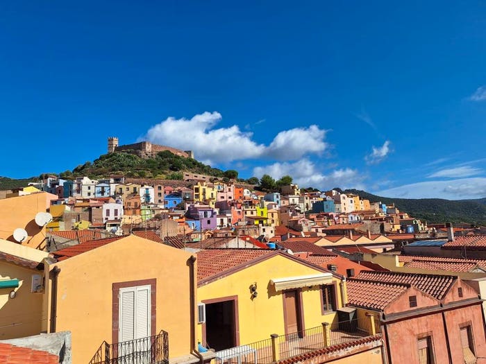 Casa con 6 locali in vendita in Via Muraglia Vecchia, Centro, Bosa