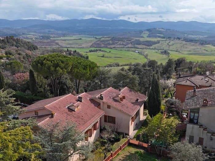 Casa con 6 locali in vendita in Via Rivellino, Casole d'Elsa
