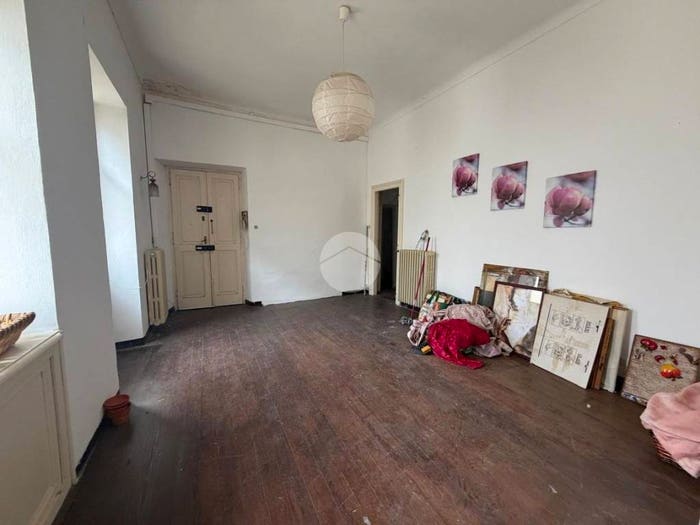 Appartamento con 5 locali in vendita in Via Giuseppe Garibaldi, Centro, Cuorgnè