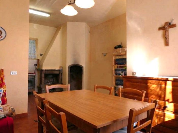 Casa con 6 locali in vendita in Via delle Ginestre, Capraia, Capraia e Limite