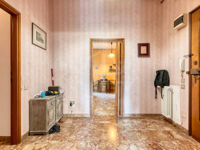 Appartamento quadrilocale in vendita in Via Pompeo Vizzani, Massarenti, Bologna