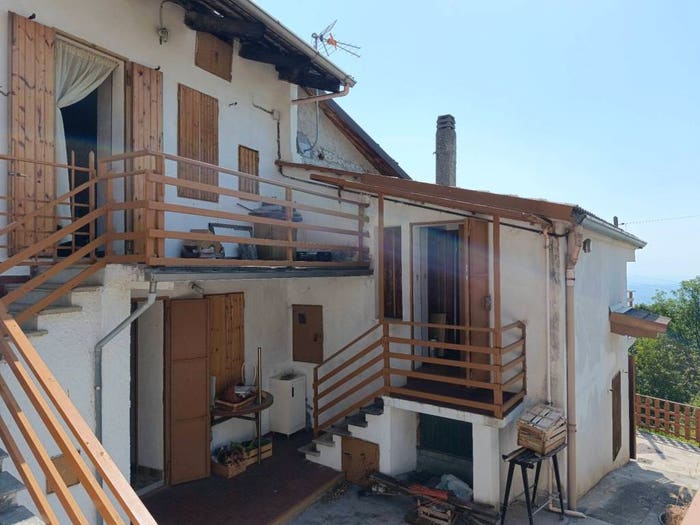 Casa con 6 locali in vendita in Borgata Camporossetto, Condove