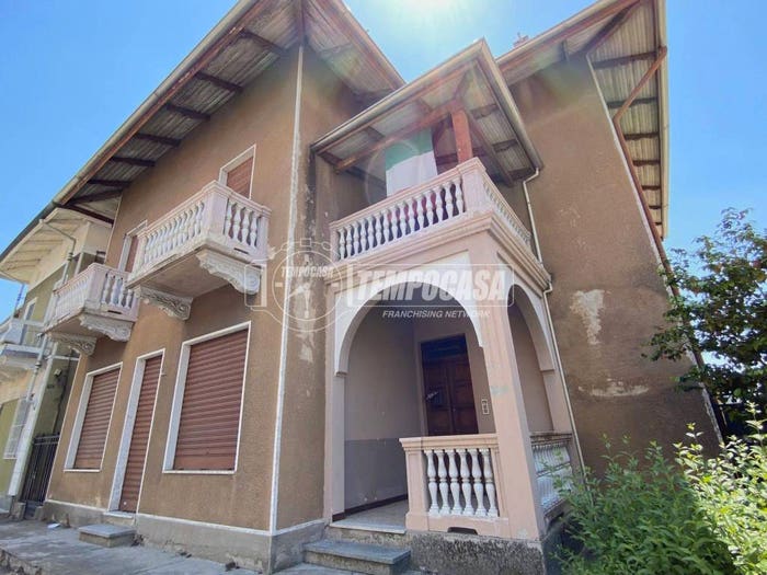 Casa con 5 locali in vendita in Via Martiri della Libertà, Centro, Cossato