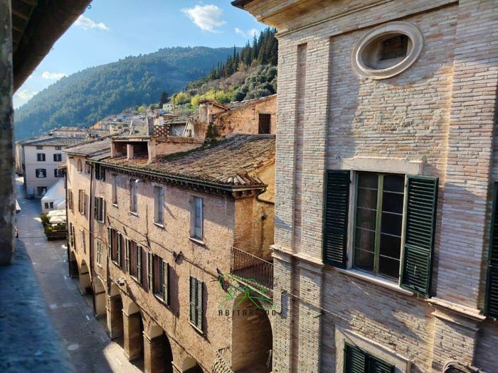 Appartamento con 6 locali in vendita in CORSO GIUSEPPE GARIBALDI, Centro, Fossombrone