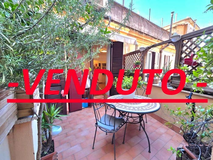 Appartamento trilocale in vendita in Via Elvia Recina, San Giovanni, Roma