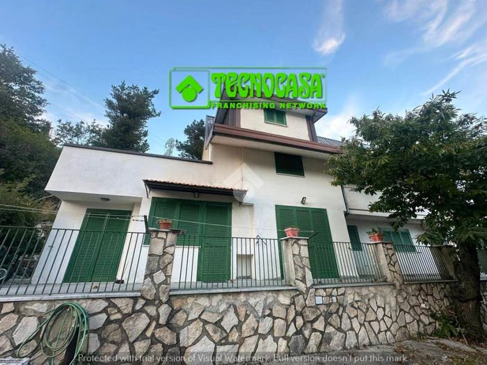 Casa con 6 locali in vendita in via castello, Mercogliano