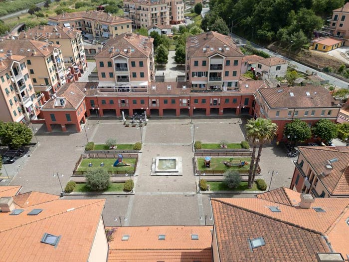 Appartamento quadrilocale in vendita in Piazza Aldo Moro, Centro, Casarza Ligure