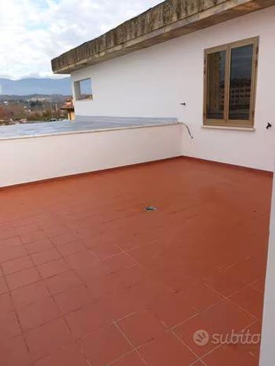 Appartamento con 6 locali in vendita in Incisa In Val D'Arno, Figline e Incisa Valdarno