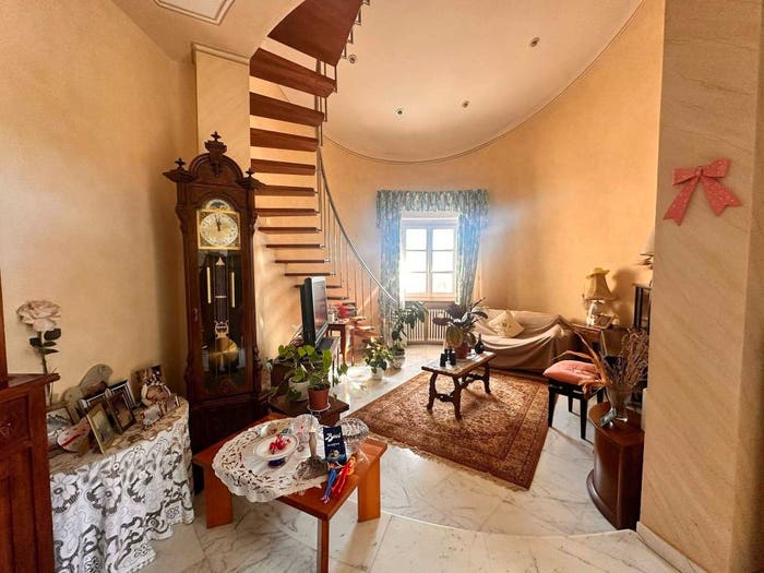 Casa con 6 locali in vendita in Viale Regina Margherita, Casciana Terme, Casciana Terme Lari