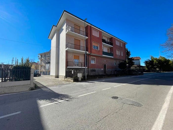 Appartamento quadrilocale in vendita in Viale Industria, Centro, Bra