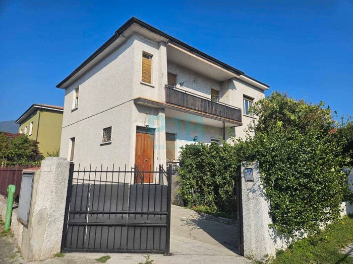 Appartamento trilocale in vendita in Villaggio Prealpino Via Diciannovesima, Villaggio Prealpino, Brescia