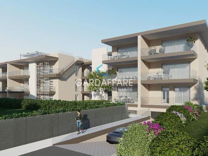 Appartamento trilocale in vendita in Via San Zeno, Rivoltella, Desenzano del Garda