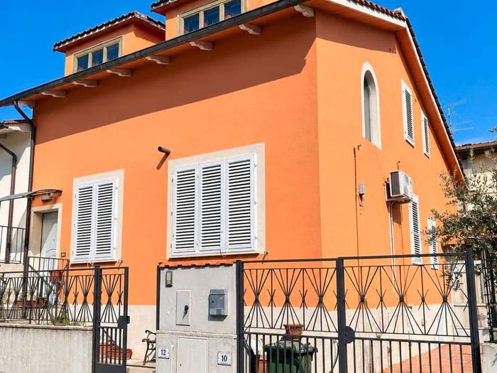 Casa con 5 locali in vendita in Montemurlo