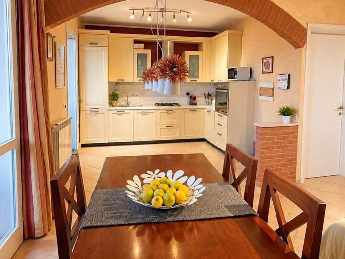 Casa con 6 locali in vendita in Spicchio, Lamporecchio