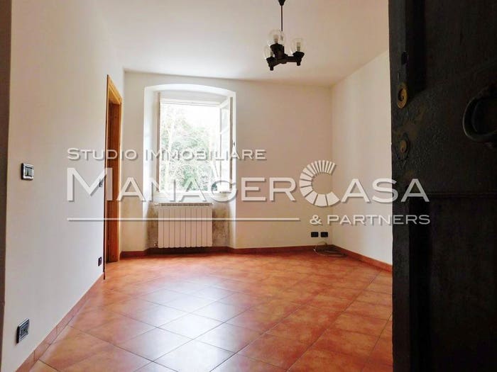 Appartamento trilocale in vendita in Via Acquasanta, Mele