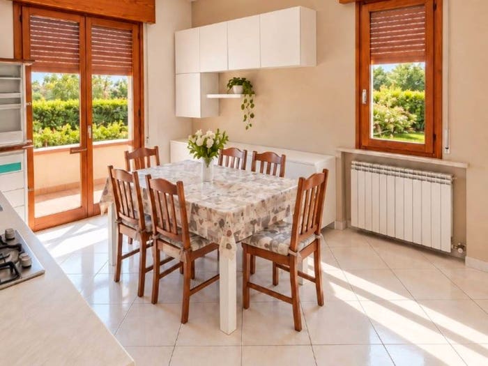 Appartamento quadrilocale in vendita in Via Vittorio Veneto, Centro, Carbonera