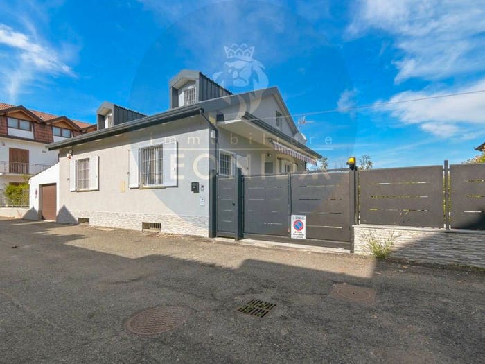 Casa con 6 locali in vendita in Via Pastrengo, Nichelino
