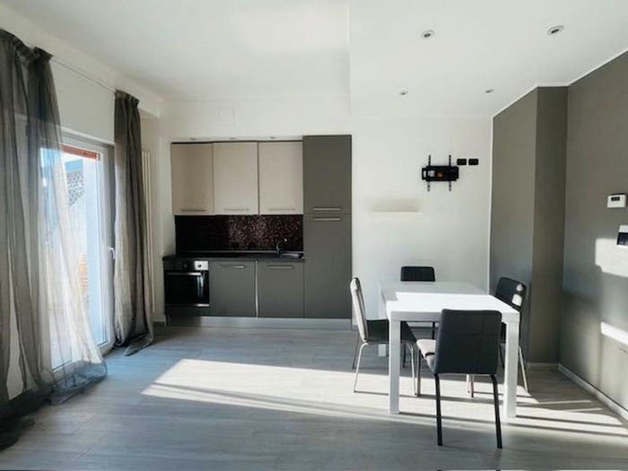 Casa bilocale in vendita in Via Giuseppe Cuzzi, Certosa, Milano