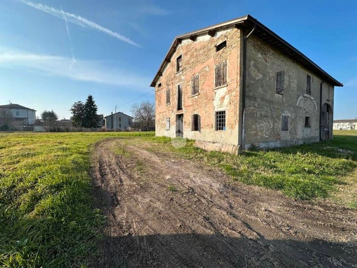 Casa con 6 locali in vendita in Via Pasubio, Centro, Castelnovo di Sotto