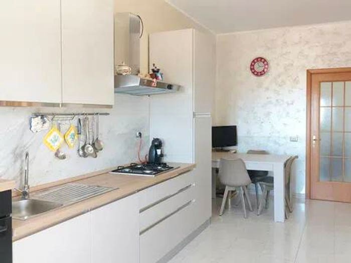 Appartamento con 6 locali in vendita in Piazza Luigi Einaudi, Floridia