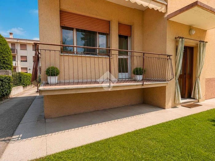 Appartamento con 6 locali in vendita in Via Monte Canin, Centro, Porcia