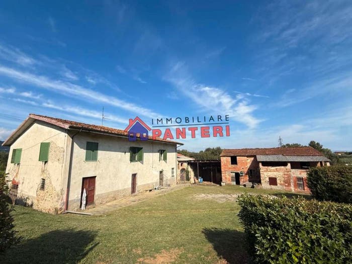 Casa con 6 locali in vendita in Via San Martino, Montecarlo