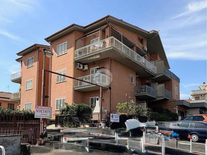 Appartamento quadrilocale in vendita in Via Casilina, Finocchio, Roma