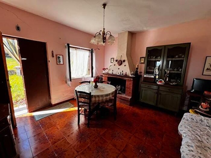 Casa quadrilocale in vendita in Via Maltempo, Greccio