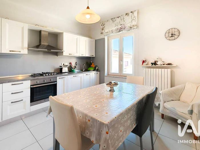 Appartamento con 6 locali in vendita in Via via delle Rimembranze, Centro, Montegranaro
