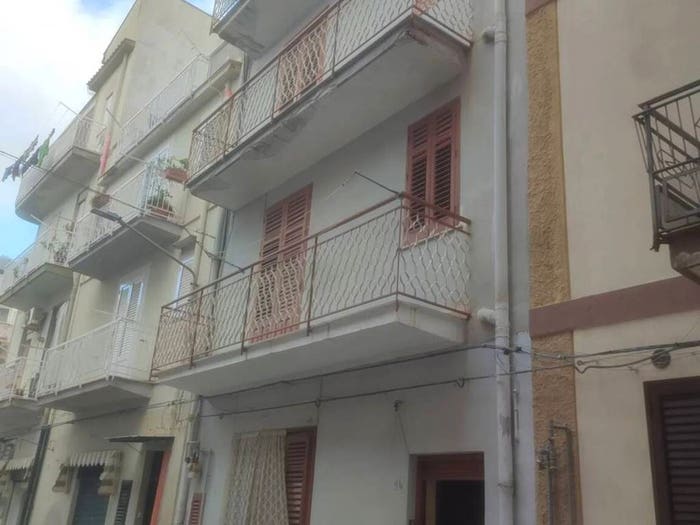 Appartamento con 6 locali in vendita in Via Nicolo' Genovese No Number, Montelepre