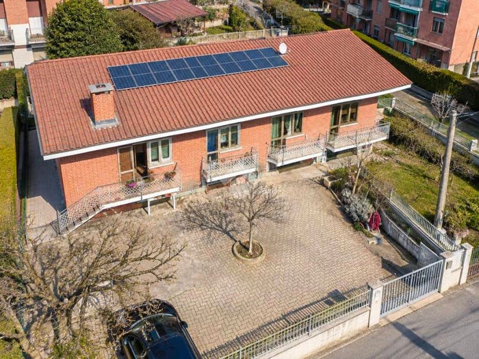 Casa con 6 locali in vendita in Via giolitti, Centro, La Loggia