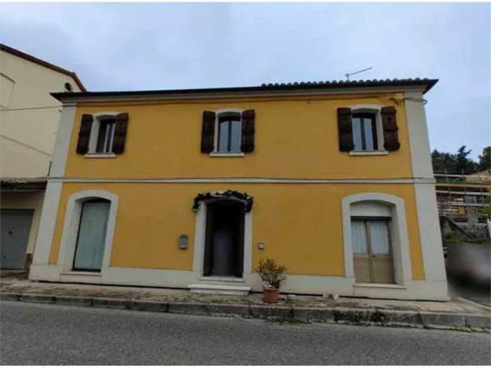 Appartamento con 5 locali in vendita in Frazione S Giovanni Battista, Centro, Arcevia